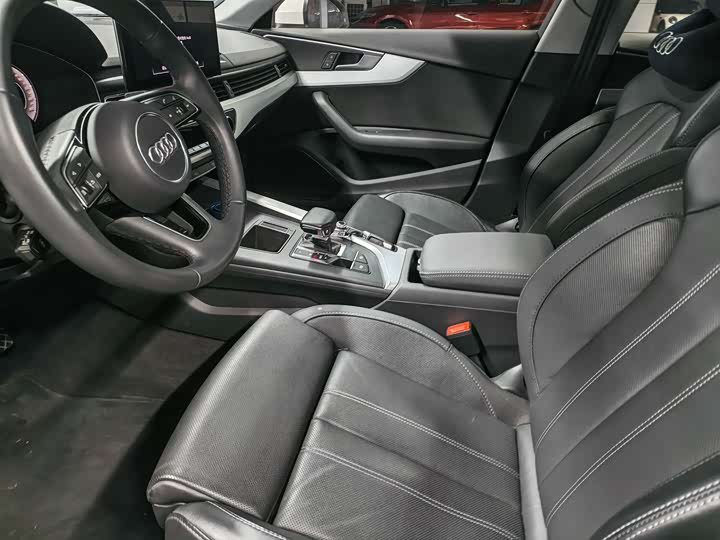 Фото 8 - Audi A4L