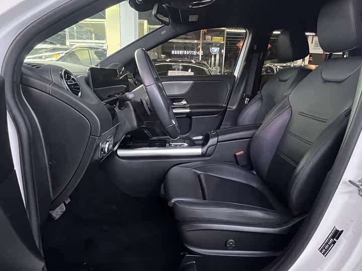 Фото 8 - Mercedes-Benz GLA-Class