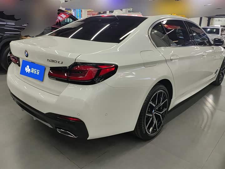 Фото 3 - BMW 5 Series