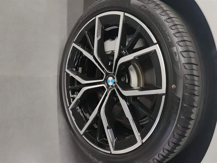 Фото 6 - BMW 5 Series