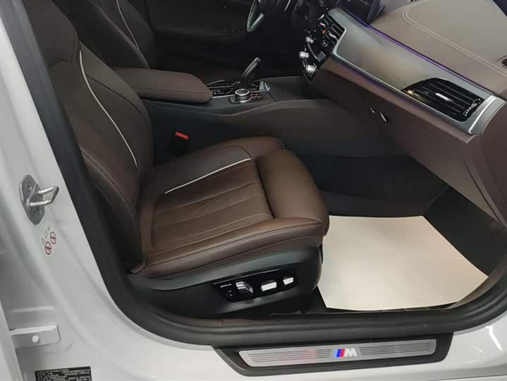 Фото 8 - BMW 5 Series