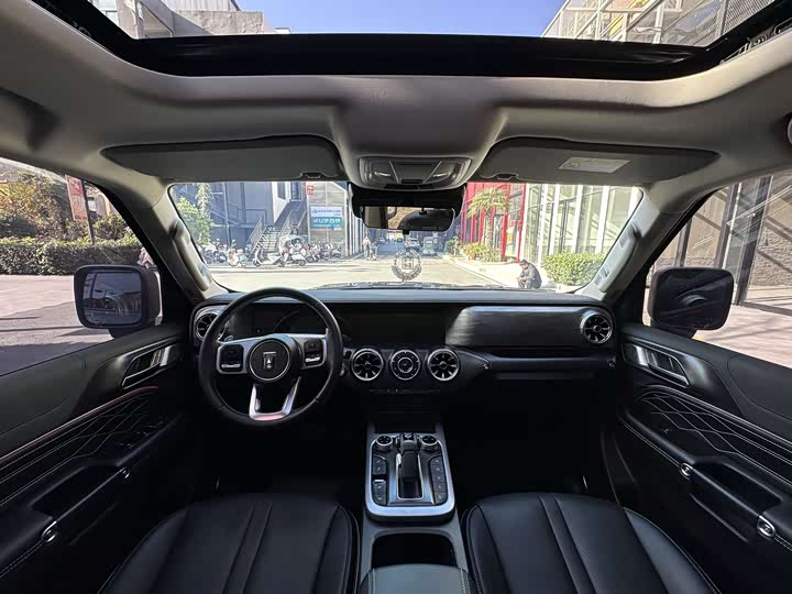 Фото 4 - Tank 300