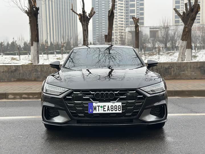 Фото 2 - Audi A7L