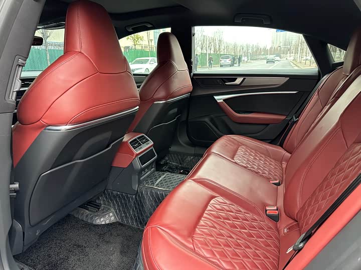 Фото 5 - Audi A7L