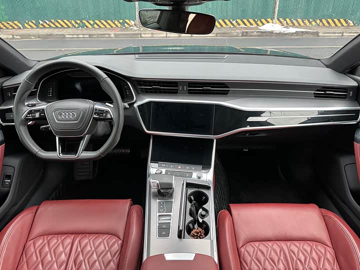 Фото 6 - Audi A7L