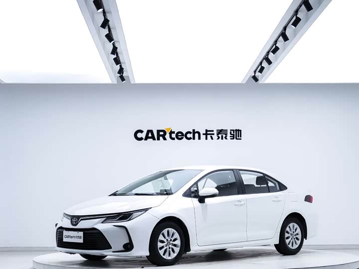 Фото 1 - Toyota Corolla