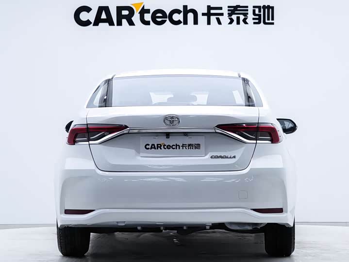 Фото 3 - Toyota Corolla