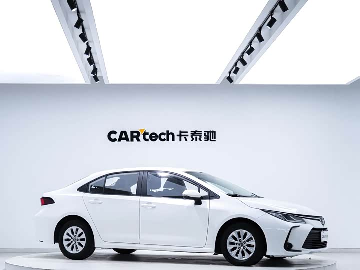 Фото 5 - Toyota Corolla