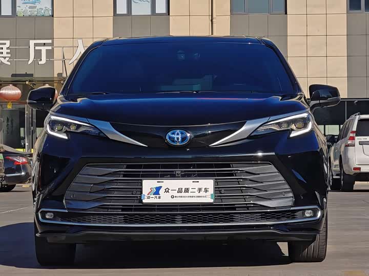 Фото 2 - Toyota Sienna