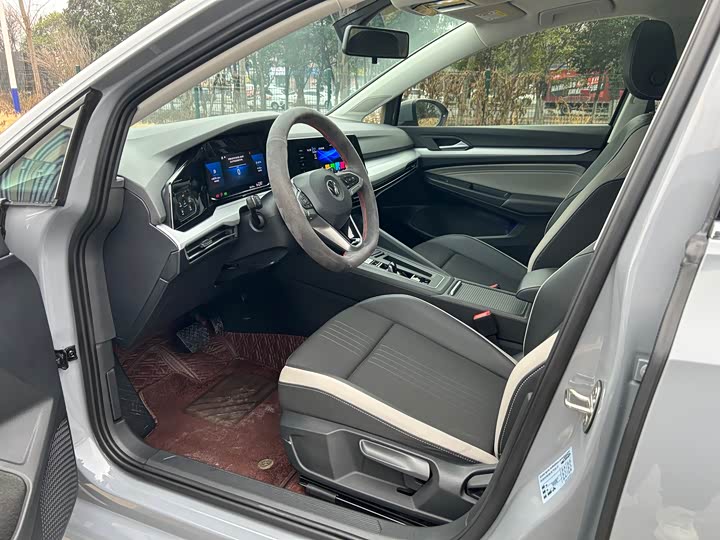 Фото 4 - Volkswagen Golf