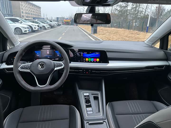 Фото 5 - Volkswagen Golf