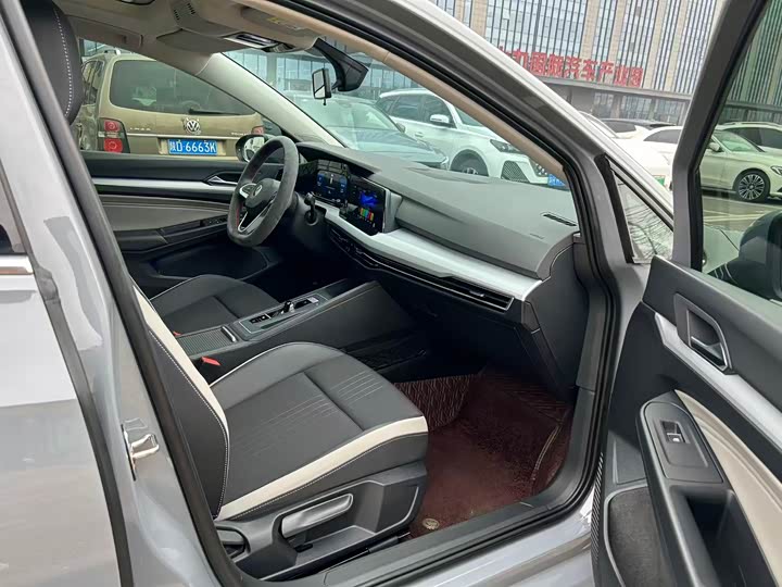 Фото 6 - Volkswagen Golf