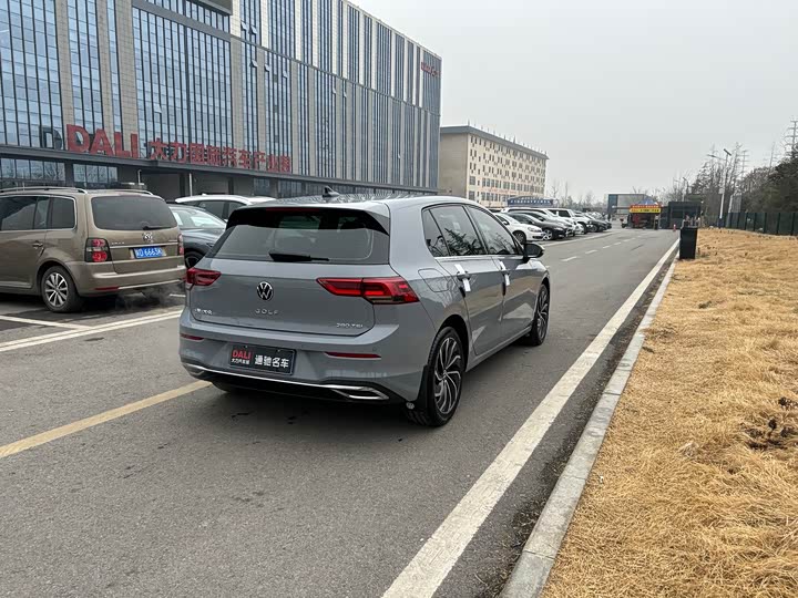 Фото 9 - Volkswagen Golf