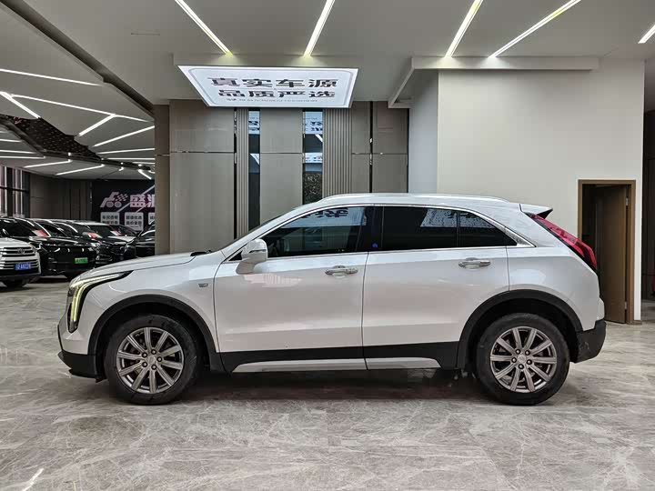 Фото 7 - Cadillac XT4