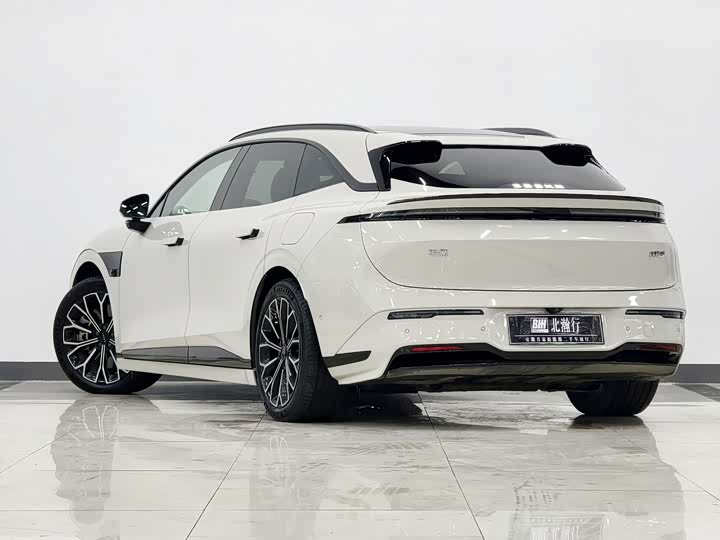 Фото 4 - Zeekr 007 GT