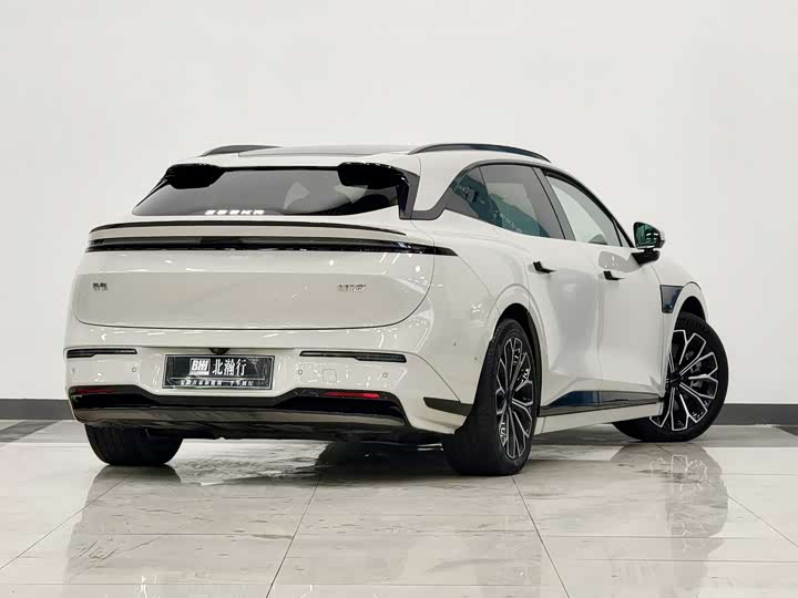 Фото 6 - Zeekr 007 GT