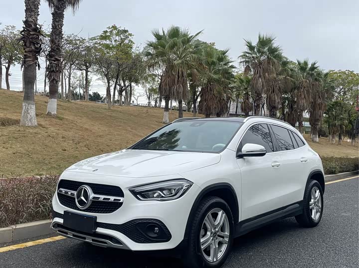 Фото 1 - Mercedes-Benz GLA-Class