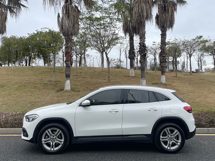 Фото 3 - Mercedes-Benz GLA-Class