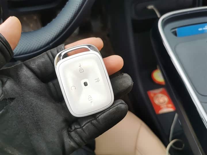 Фото 9 - BAIC Arcfox T1