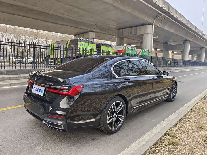 Фото 6 - BMW 7 Series