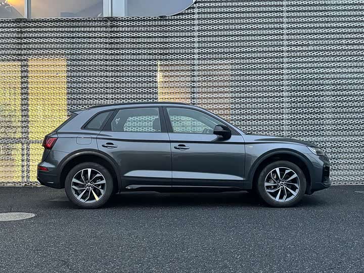 Фото 4 - Audi Q5L