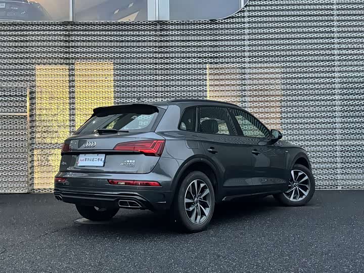Фото 7 - Audi Q5L