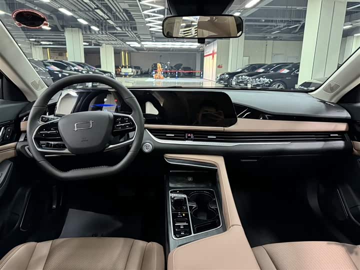 Фото 9 - Bestune B70