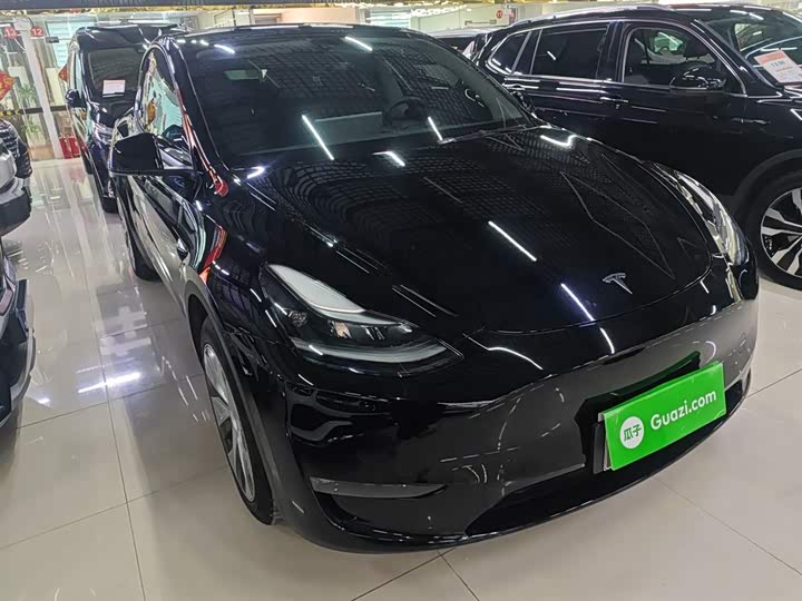 Фото 4 - Tesla Model Y