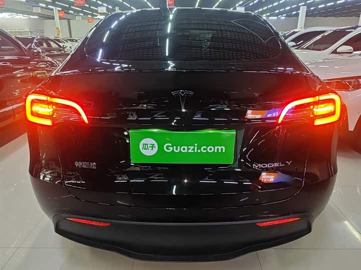 Фото 6 - Tesla Model Y