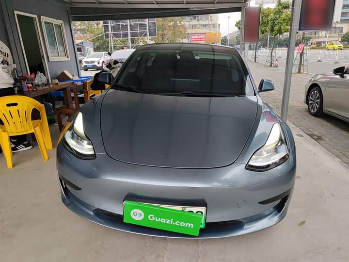 Фото 3 - Tesla Model 3