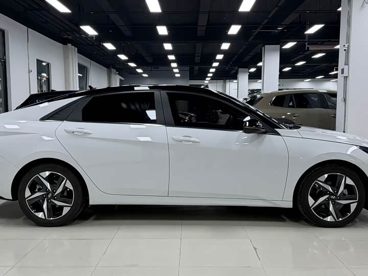 Фото 4 - Hyundai Elantra N line