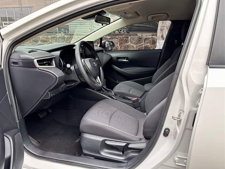 Фото 4 - Toyota Corolla