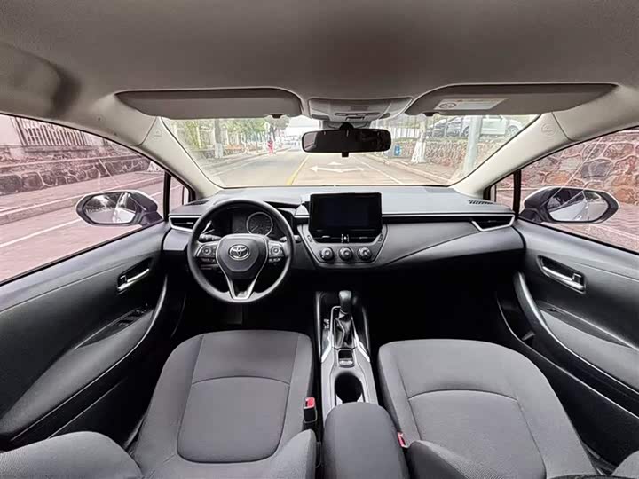 Фото 6 - Toyota Corolla