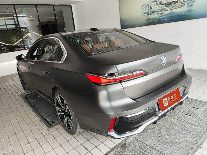 Фото 6 - BMW 7 Series