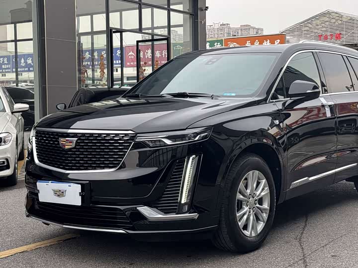 Фото 3 - Cadillac XT6