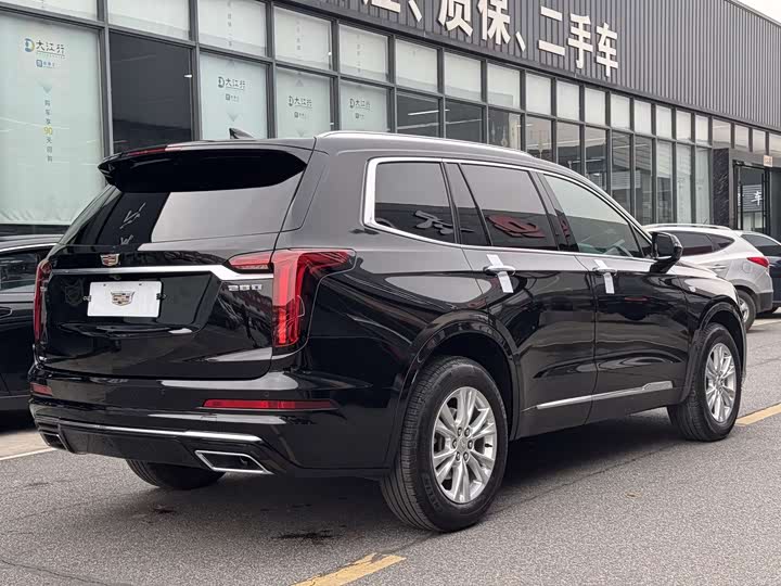 Фото 8 - Cadillac XT6