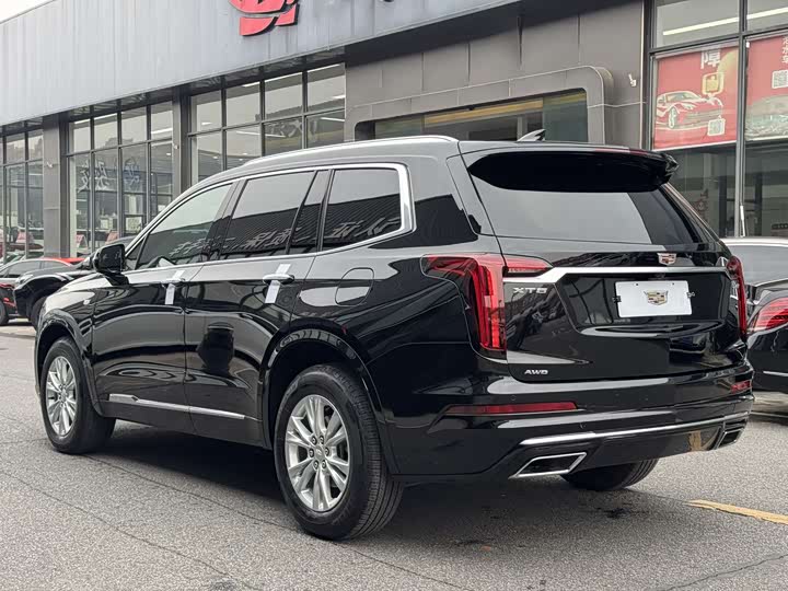 Фото 9 - Cadillac XT6