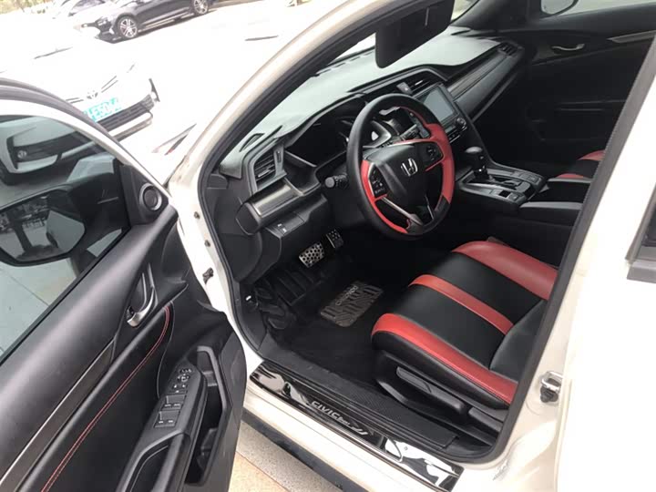 Фото 4 - Honda Civic