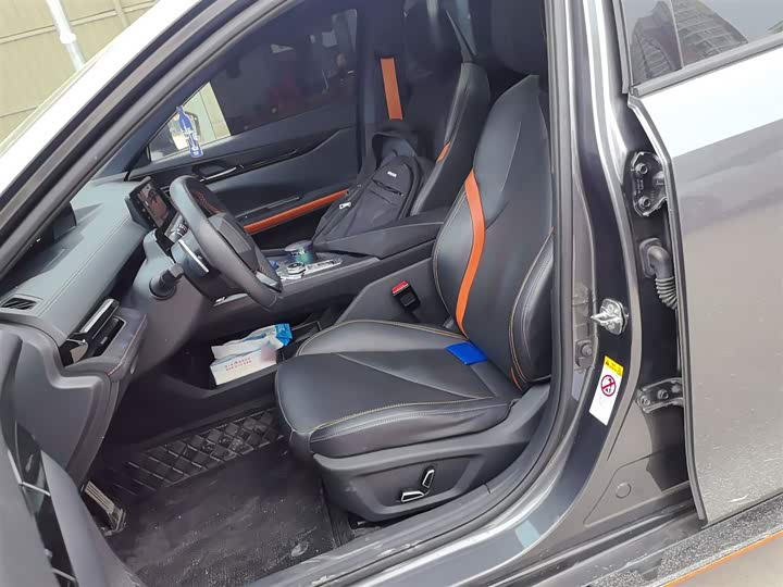 Фото 8 - Changan UNI-V