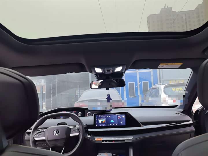 Фото 9 - Changan UNI-V