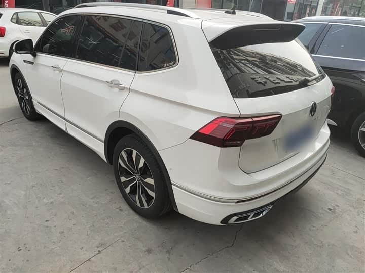 Фото 5 - Volkswagen Tiguan L Pro