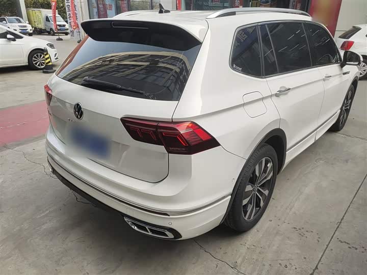 Фото 7 - Volkswagen Tiguan L Pro