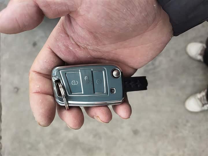 Фото 9 - Volkswagen Tiguan L Pro