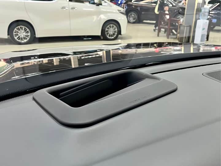 Фото 9 - LiXiang L8