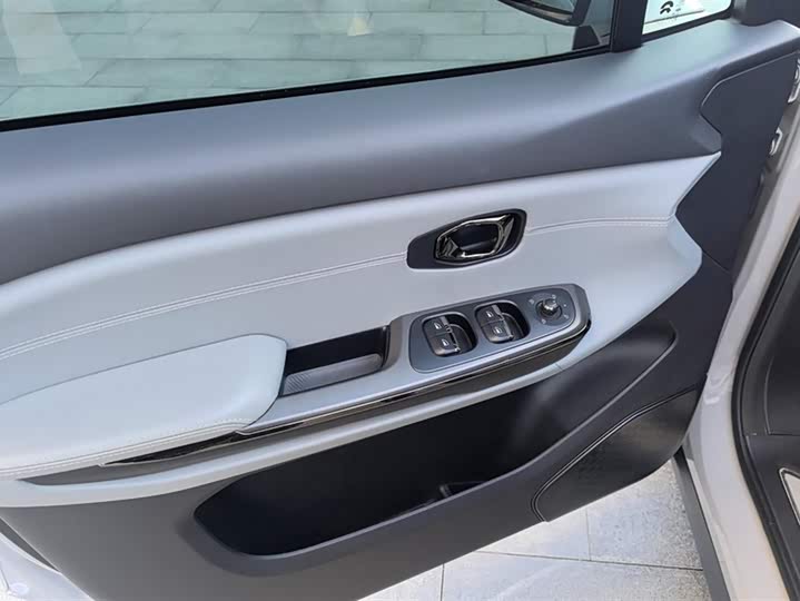 Фото 7 - Nio EC6