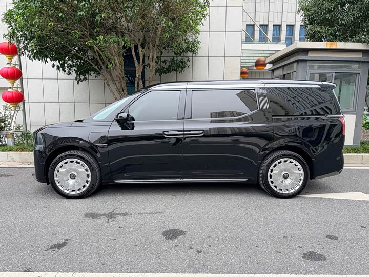 Фото 3 - Zeekr 009