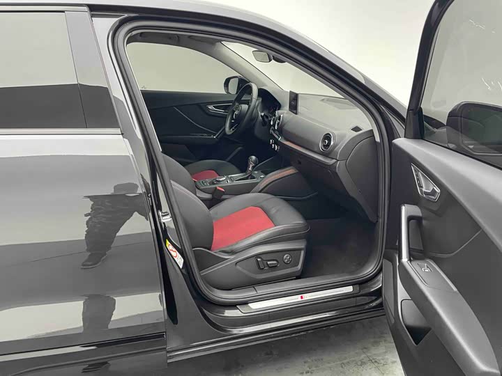 Фото 9 - Audi Q2L