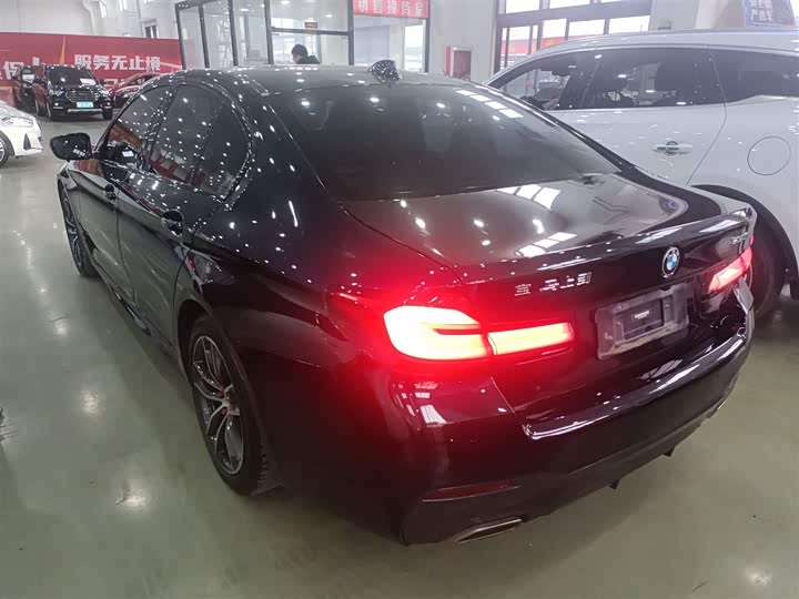 Фото 5 - BMW 5 Series