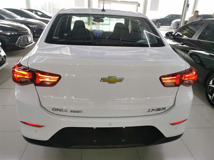 Фото 6 - Chevrolet Onix (Cavalier)