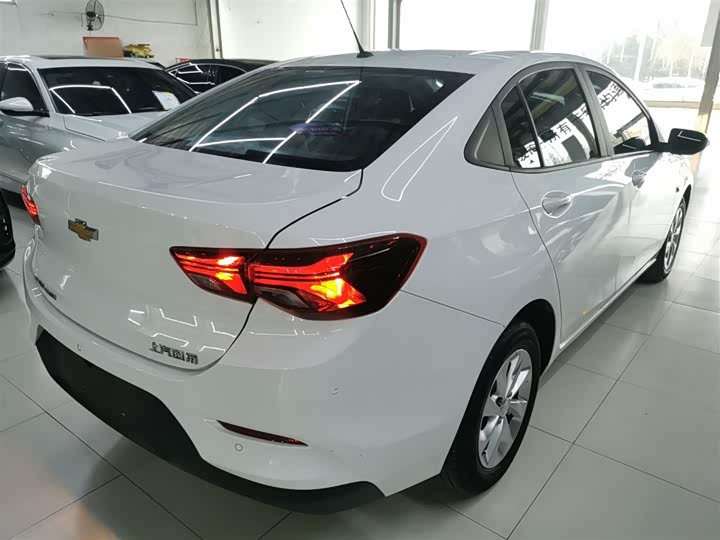 Фото 7 - Chevrolet Onix (Cavalier)